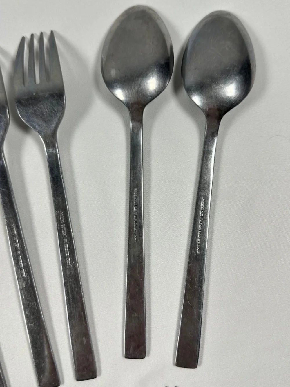 Flatware Roger Cutlery Co Stainless Japan Dorette Pattern 16 Piece 1970s